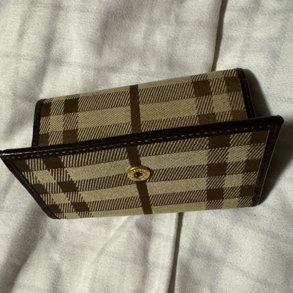 Burberry vintage key holder unisex